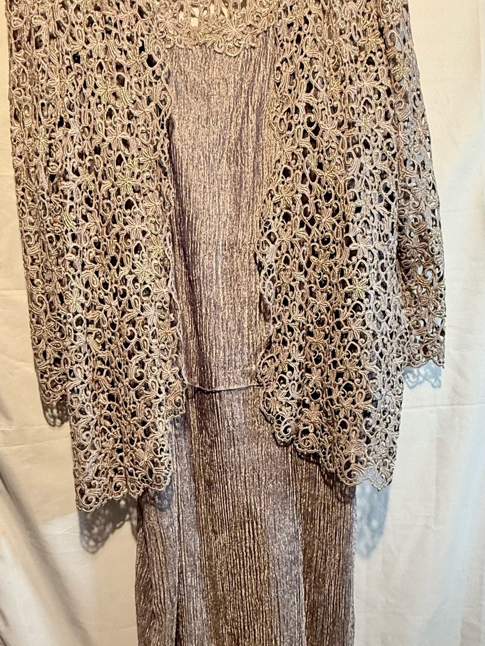 Tina di Martina’s Elegant Women's 3X Metallic Gold Shimmer Lace Two Piece Set
